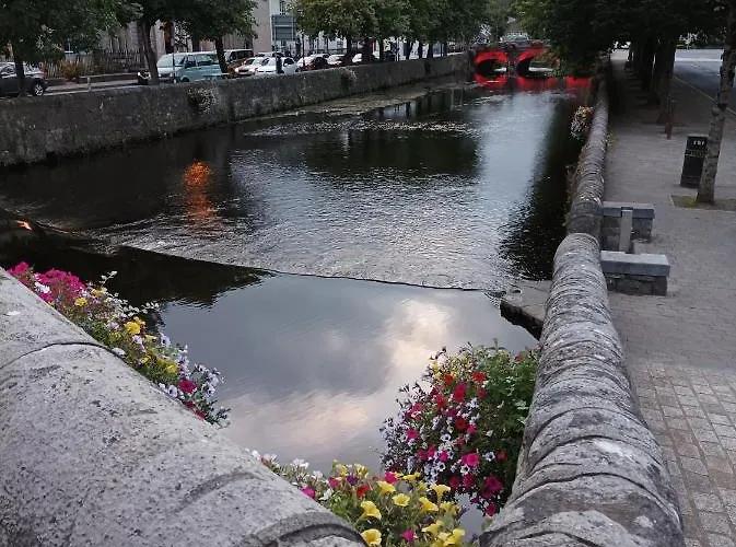 Country Lane Westport
