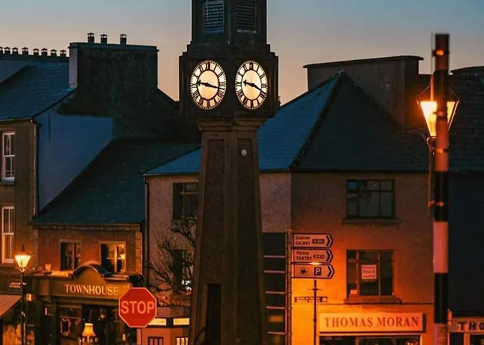 Country Lane * Westport
